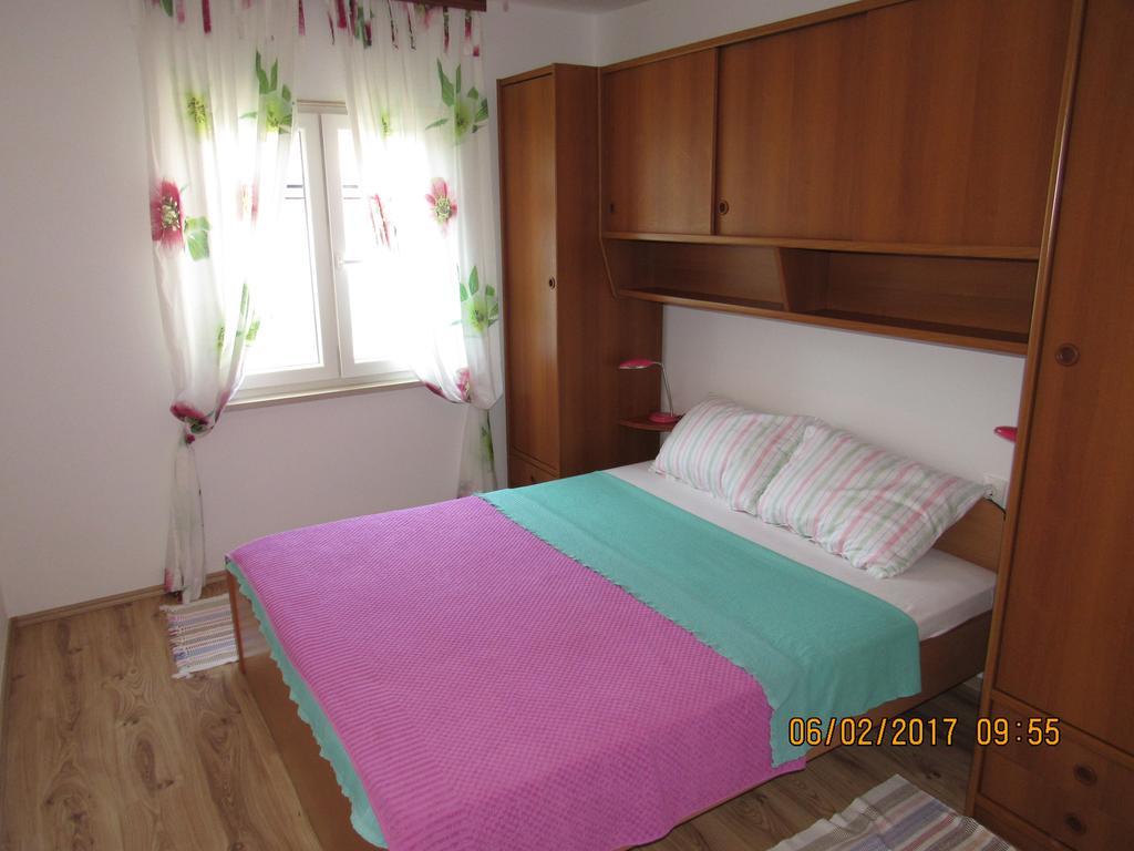 Guest House Vanessa Супетар Экстерьер фото